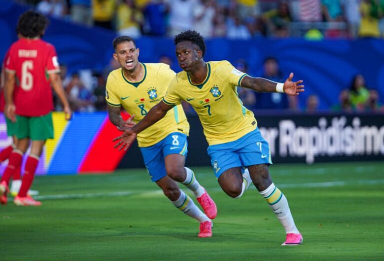 Raphinha, Vini Jr. e Douglas Santos se destacam nos números da estreia