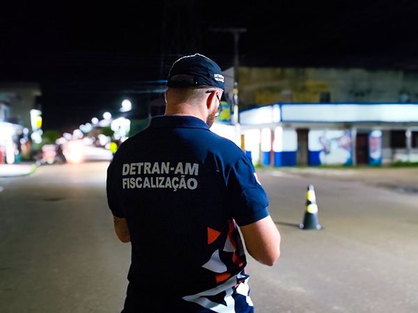 Condutor é flagrado trafegando com placa adulterada