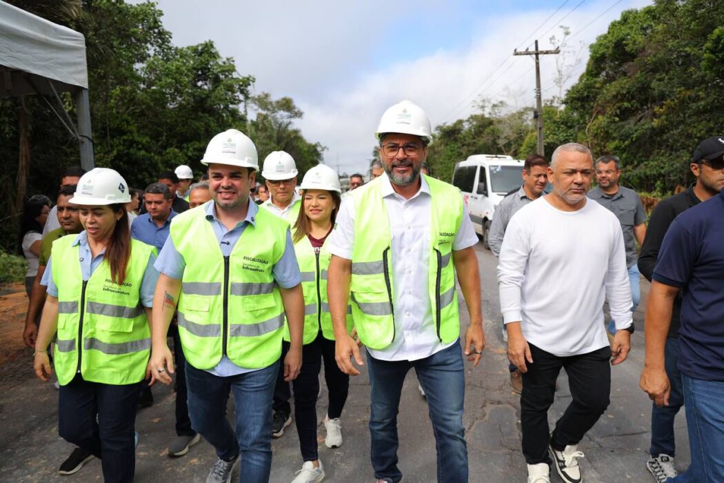 Wilson Lima acompanha retomada das obras da AM-010, que teve 88% dos serviços executados em sua gestão