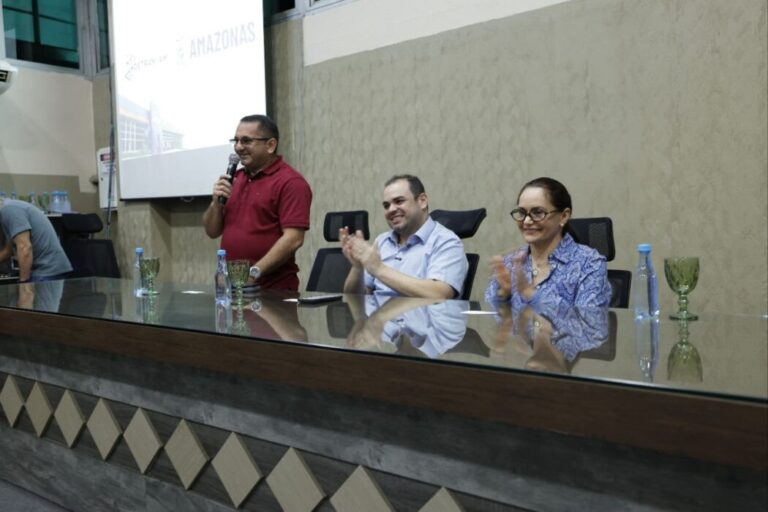 Governador Roberto Cidade anuncia reajuste salarial, adicional noturno e convocação de concursados para o Detran-AM
