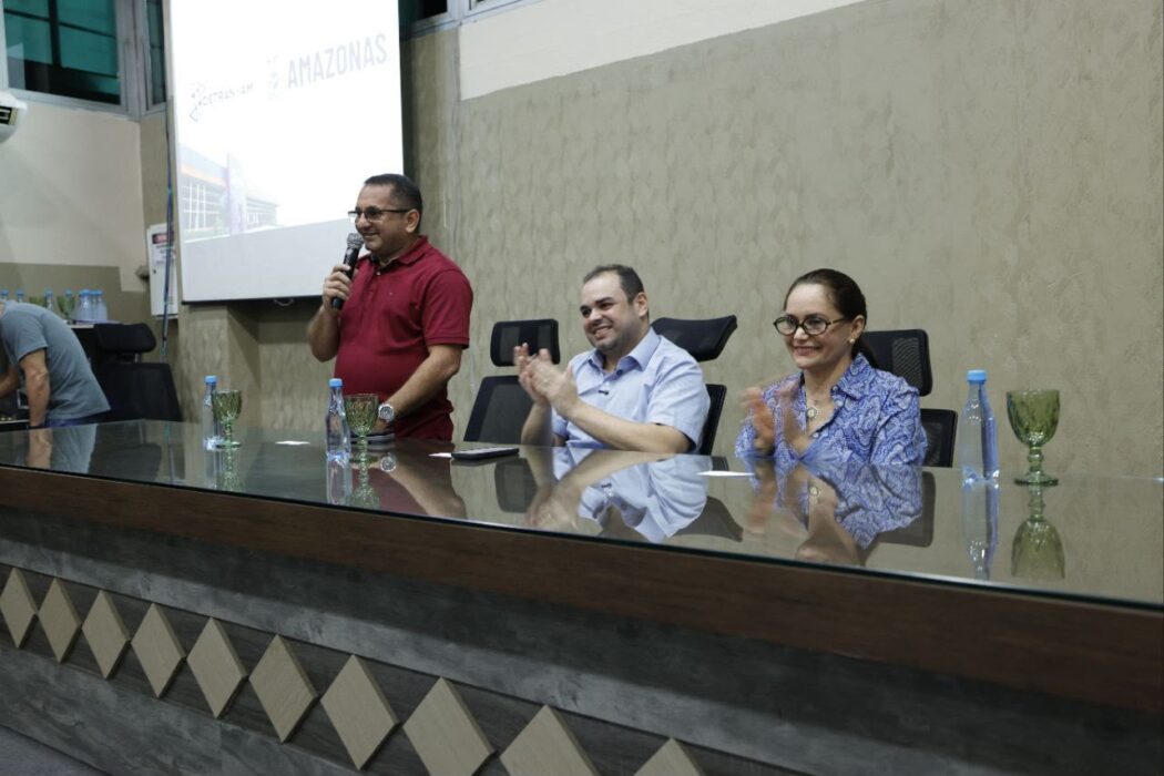Governador Roberto Cidade anuncia reajuste salarial, adicional noturno e convocação de concursados para o Detran-AM