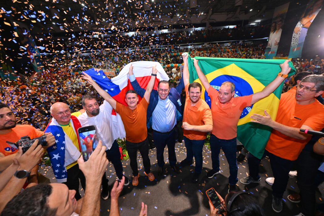 Avante reúne 12 mil pessoas e transforma lançamento de Augusto Cury na maior mobilização política da pré-campanha no Amazonas