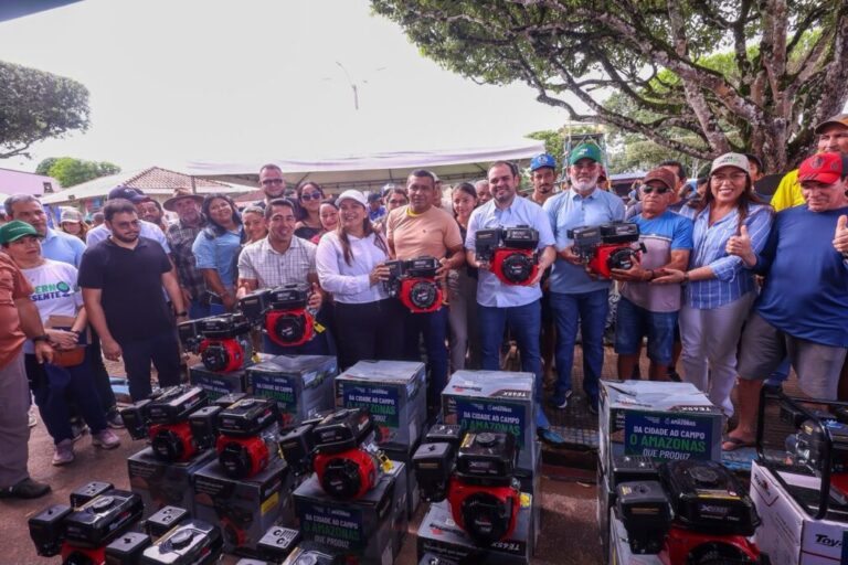 Governador Roberto Cidade leva 37ª edição do Governo Presente ao Careiro Castanho com entregas para o setor primário, cidadania e assistência social