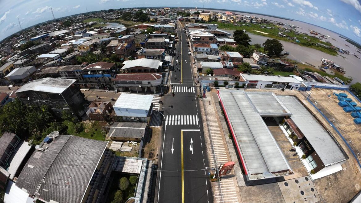 Interior do Amazonas recebe investimentos em moradia, iluminação, saneamento e asfalto