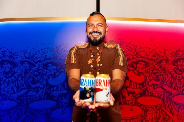 Artista amazonense assina artes de latas inspiradas no Festival de Parintins