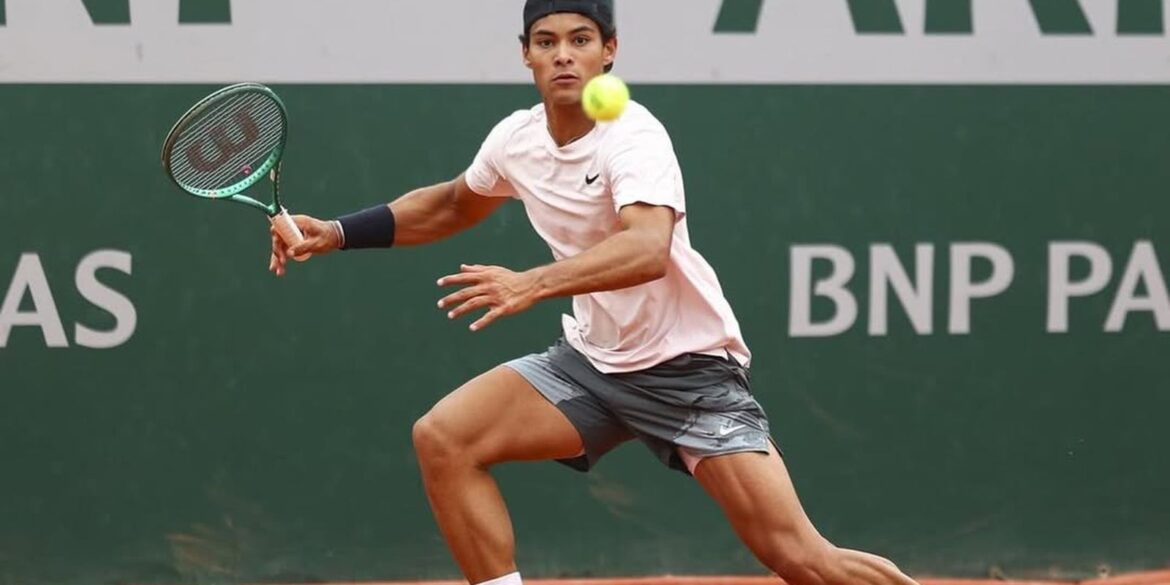 Roland Garros: Luis Guto Miguel bate compatriota e vai à final juvenil