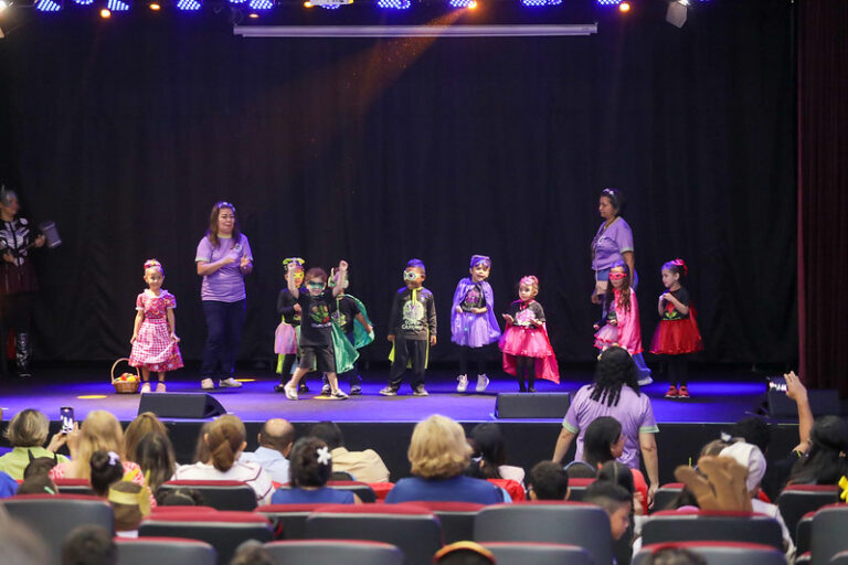 Educação Infantil de Manaus leva histórias em quadrinhos ao palco em mostra de dança