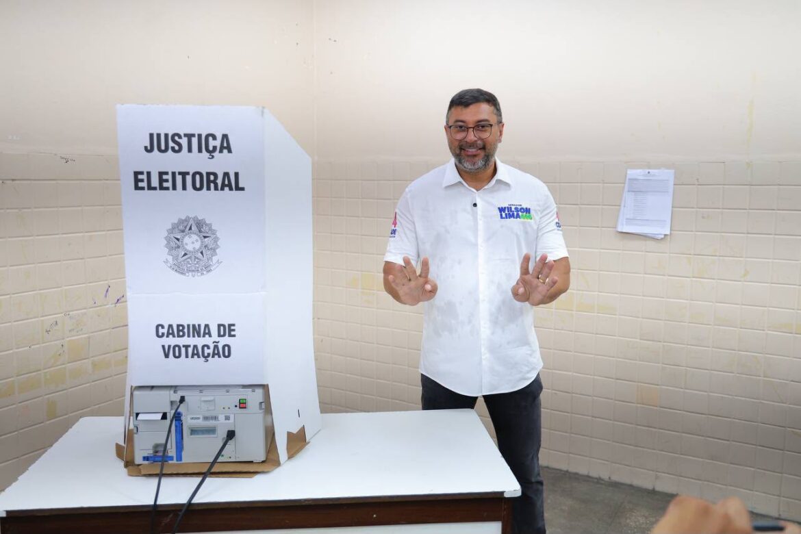 Wilson Lima vota em Manaus e diz confiar no reconhecimento do povo do Amazonas